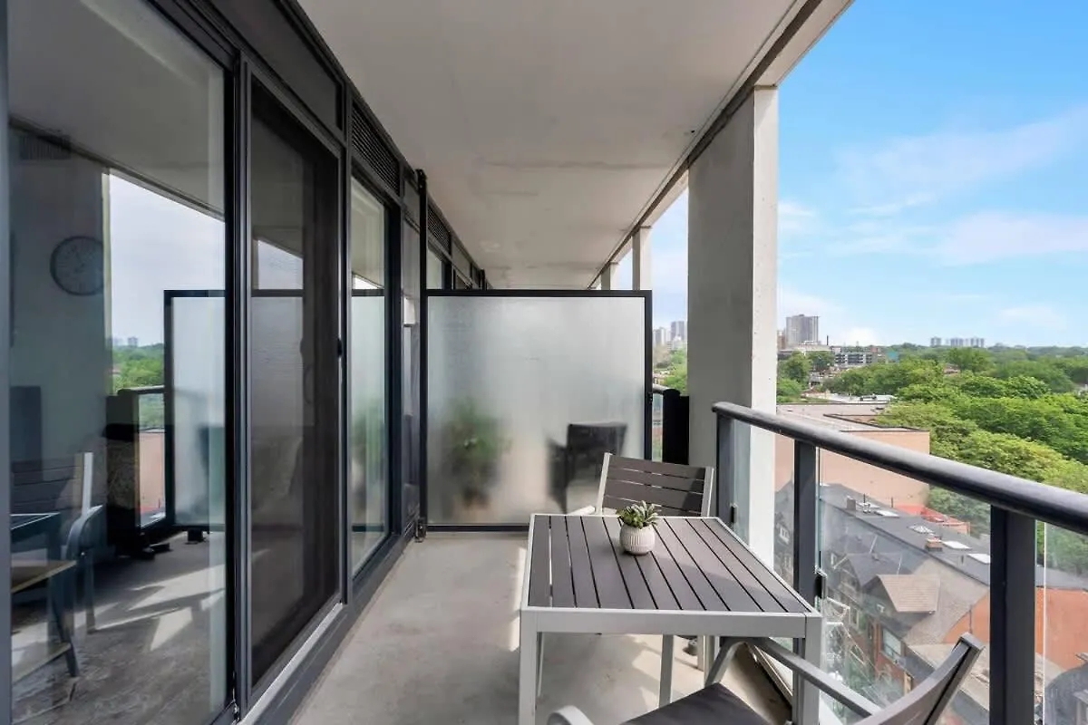 Apartment Studio Condo Near City Centre Toronto Canada