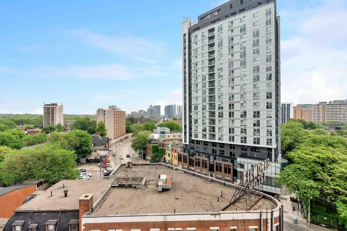 Studio Condo Near City Centre Toronto