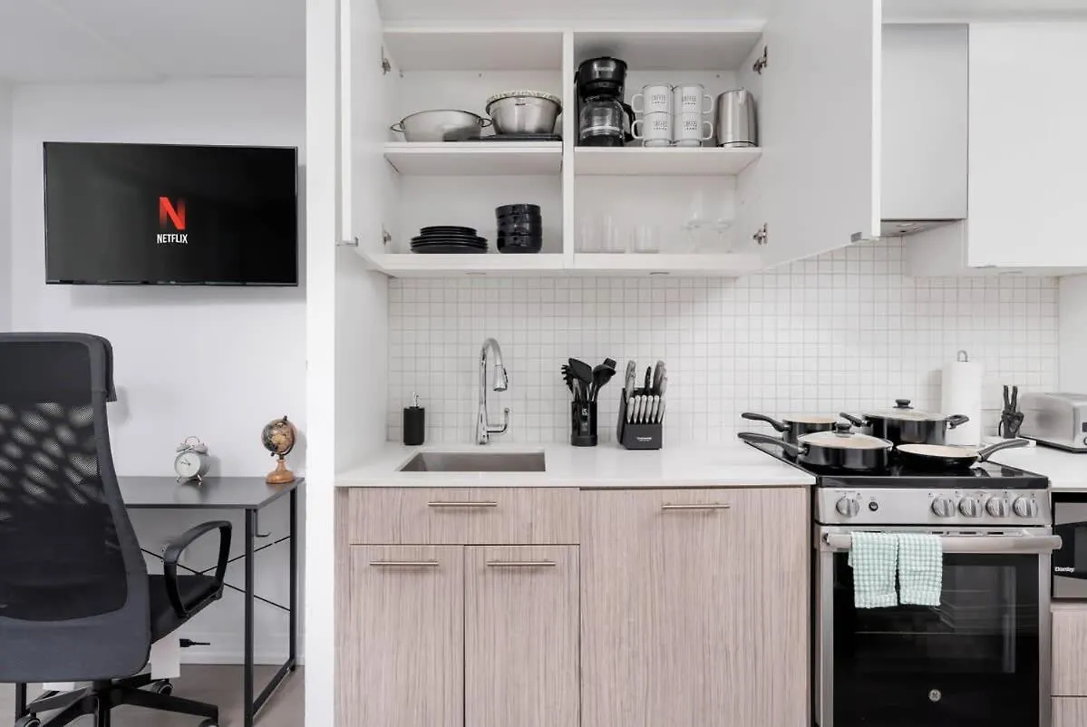 Studio Condo Near City Centre Toronto Canada