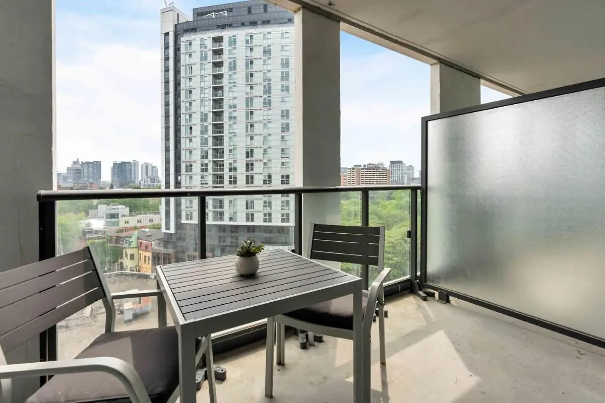 Studio Condo Near City Centre Toronto Apartment
